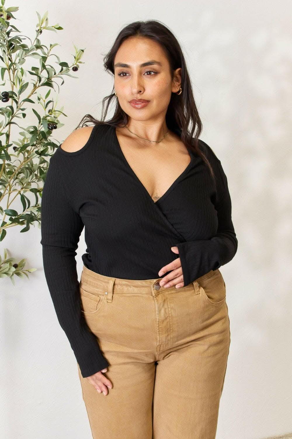 Chic cold shoulder ribbed top - Love Salve